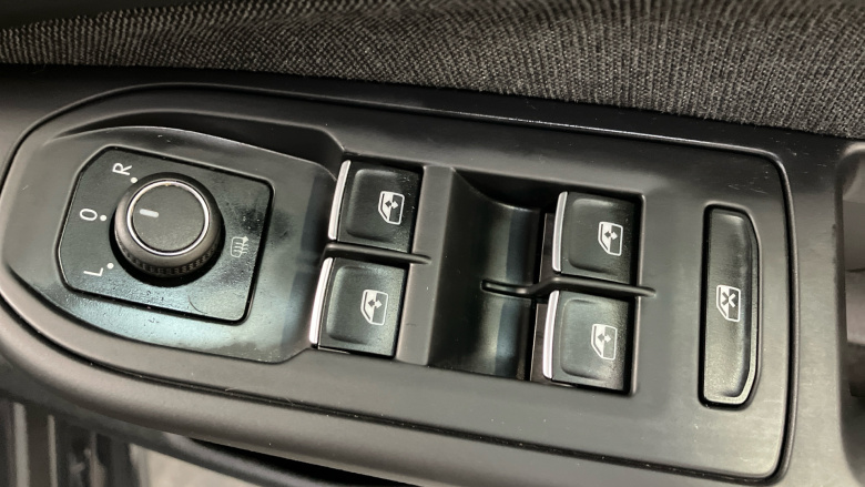 Volkswagen Golf 1.5 TSI 150 Life 5dr Petrol Hatchback